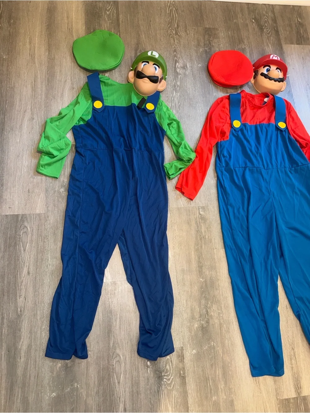 Mario/Luigi costume set